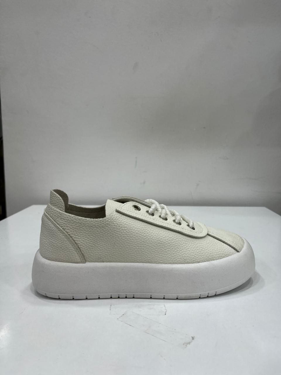 كوتشي حريمي Doen B2