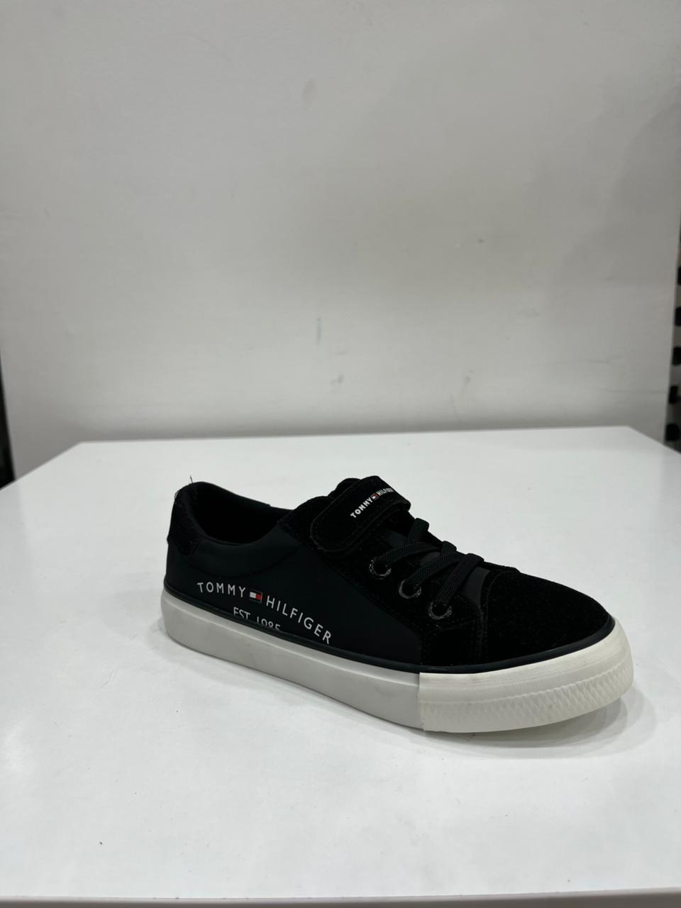 تومي  50 اسود/كحلى فوركس