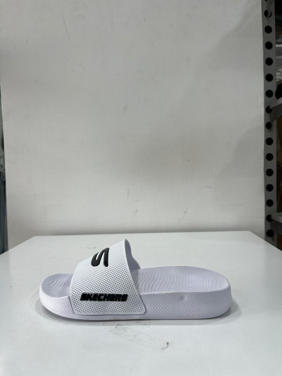 سليبر وش شبابى سكتشر