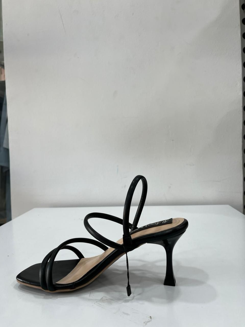 هيلز 607 الاسمر